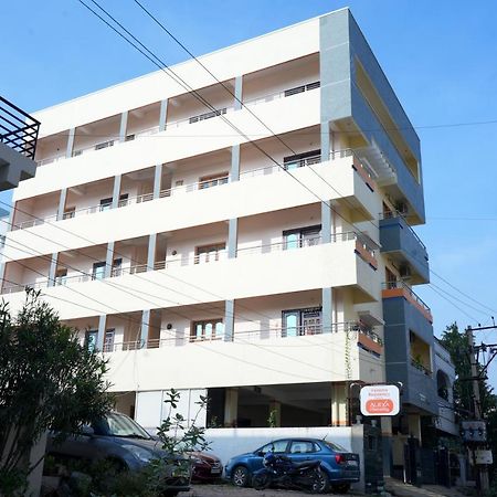 Alexa Home Stay ตีรูปาติ ภายนอก รูปภาพ