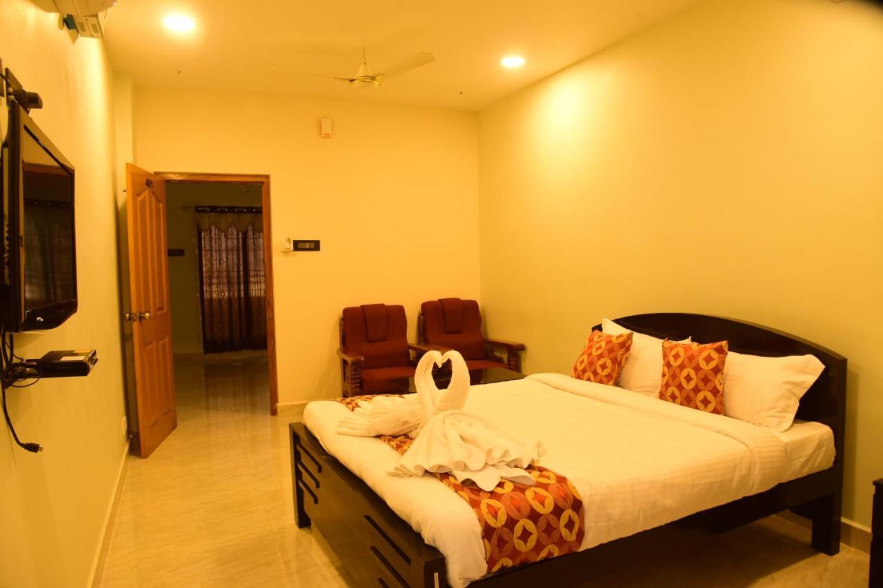 Alexa Home Stay ตีรูปาติ ภายนอก รูปภาพ