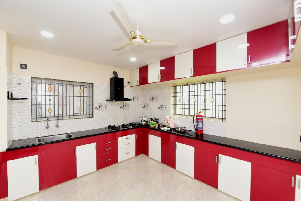 Alexa Home Stay ตีรูปาติ ภายนอก รูปภาพ