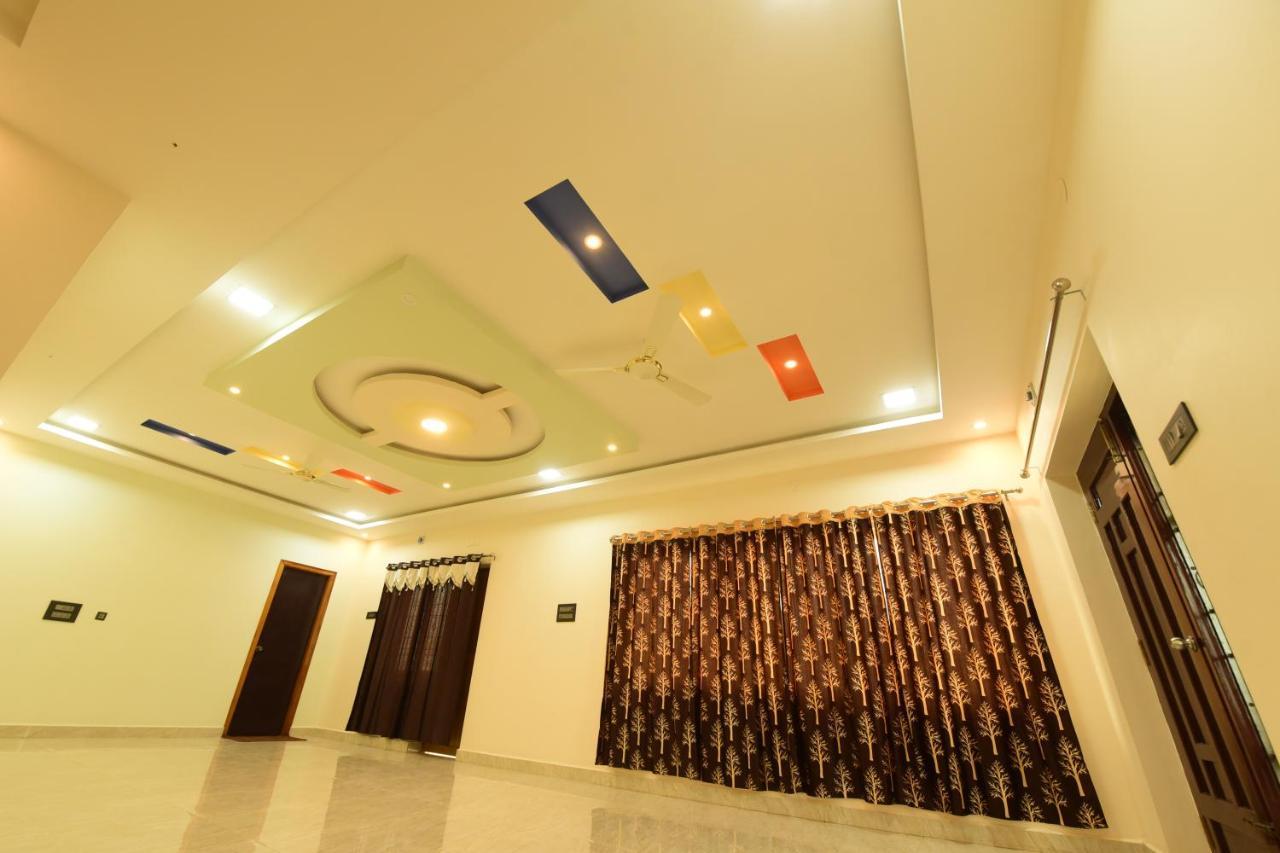 Alexa Home Stay ตีรูปาติ ภายนอก รูปภาพ