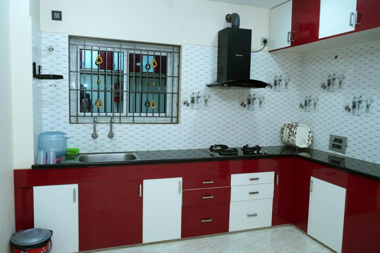 Alexa Home Stay ตีรูปาติ ภายนอก รูปภาพ